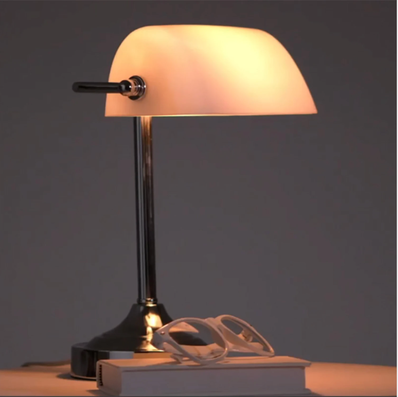 Lámpara Portátil de Mesa Lewis