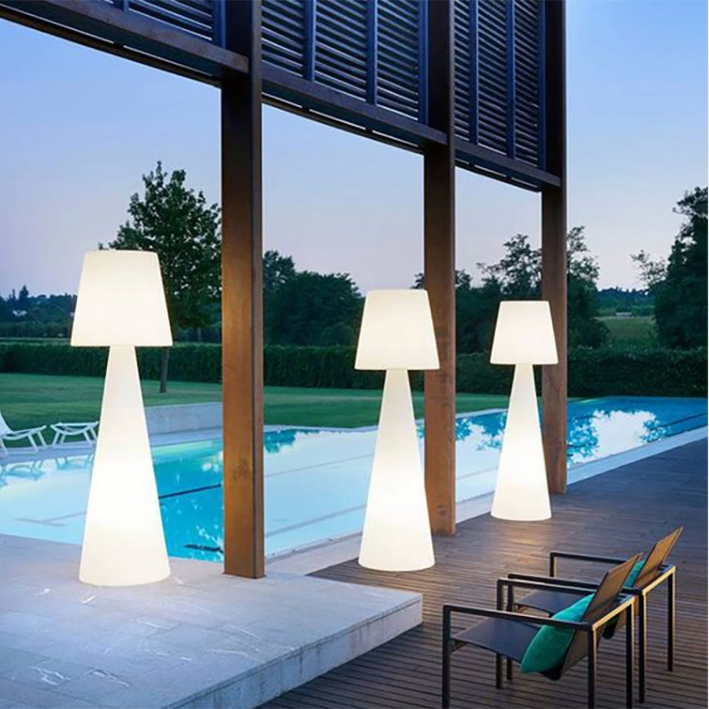 Lámpara de Pie Exterior Linz II